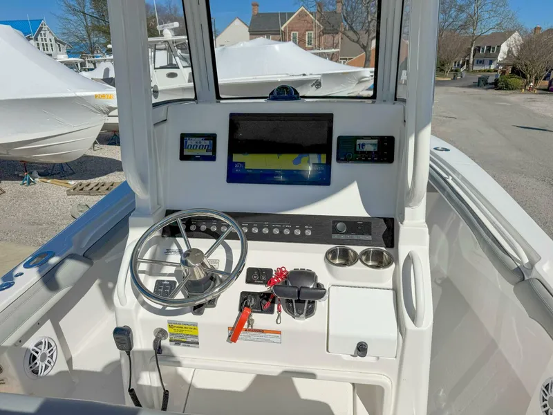 Slide: The Image of Regulator Marine 23fs 2021 - 7
