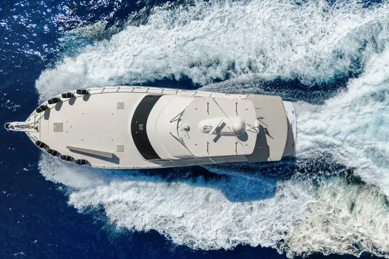 Slide: The Image of Hatteras GT63 2016 - 10