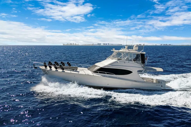 Slide: The Image of Hatteras GT63 2016 - 11