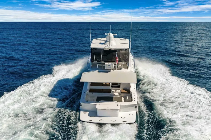 Slide: The Image of Hatteras GT63 2016 - 28