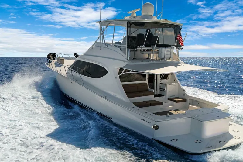 Slide: The Image of Hatteras GT63 2016 - 32