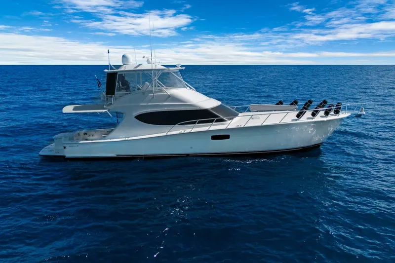 Slide: The Image of Hatteras GT63 2016 - 4