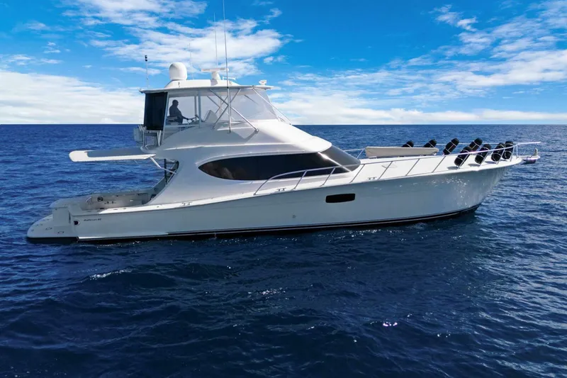 Slide: The Image of Hatteras GT63 2016 - 5