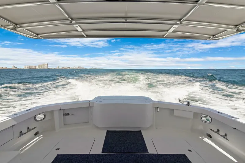Slide: The Image of Hatteras GT63 2016 - 59
