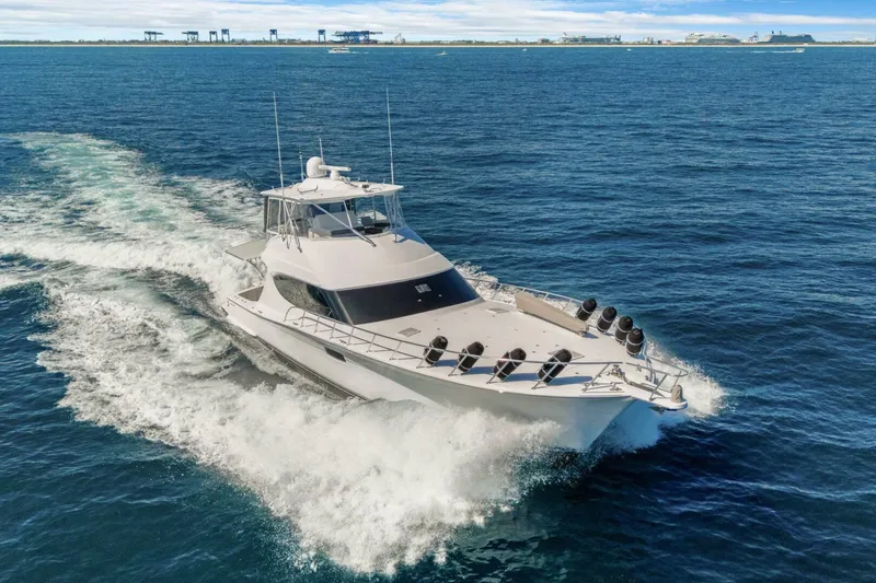Slide: The Image of Hatteras GT63 2016 - 6