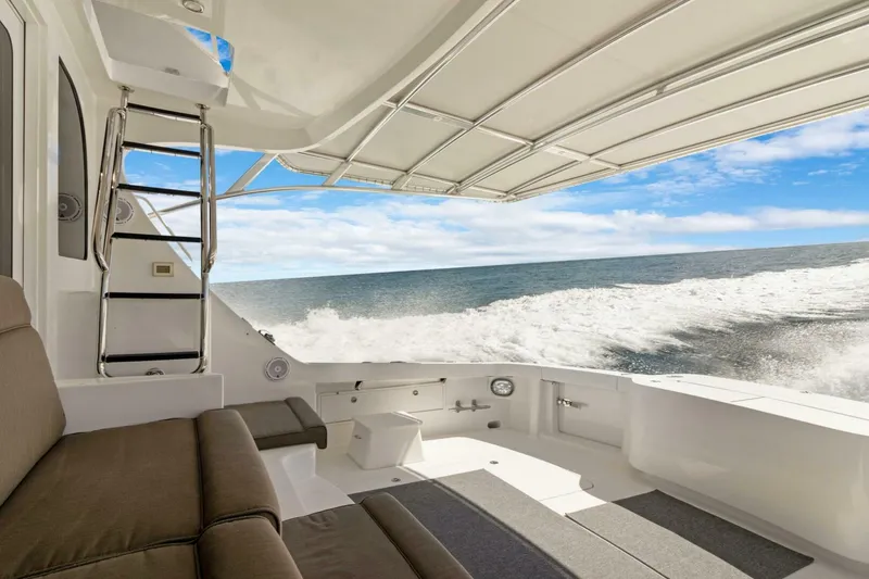 Slide: The Image of Hatteras GT63 2016 - 61