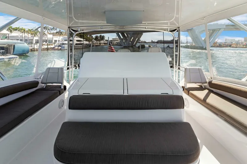 Slide: The Image of Hatteras GT63 2016 - 65