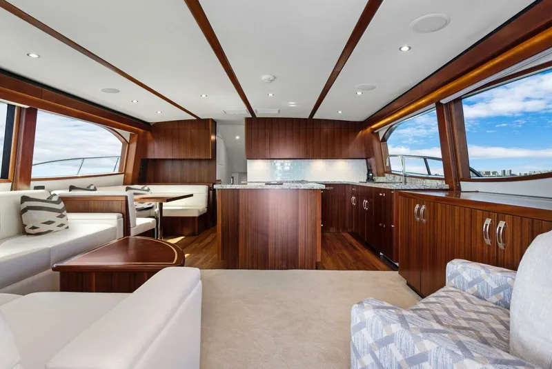 Slide: The Image of Hatteras GT63 2016 - 68