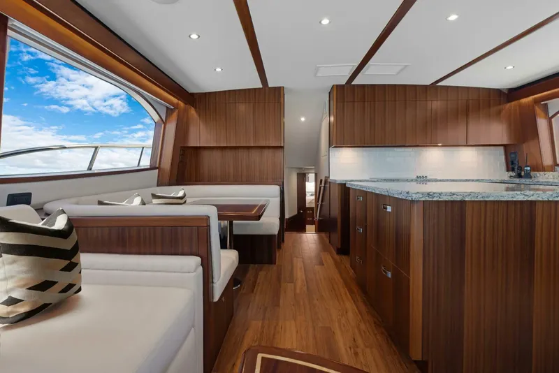 Slide: The Image of Hatteras GT63 2016 - 70