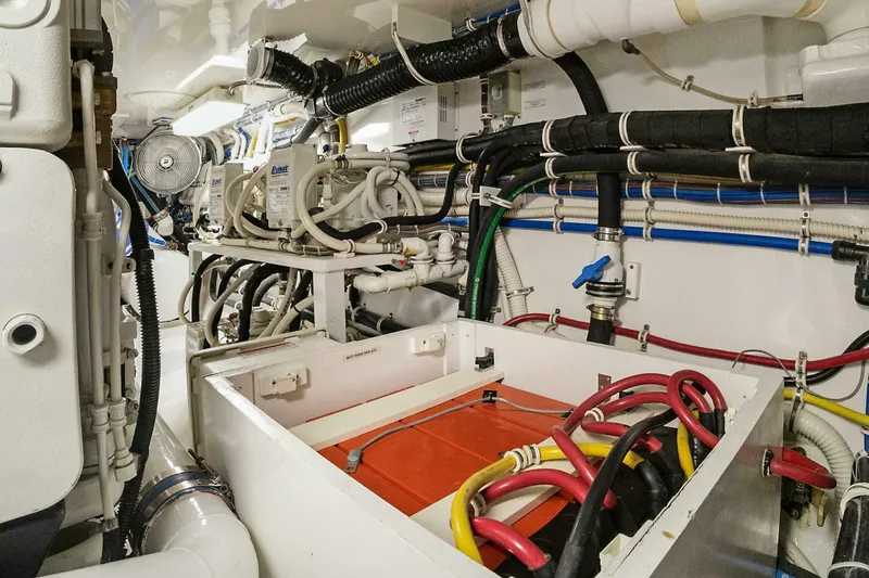 Slide: The Image of Hatteras GT63 2016 - 79