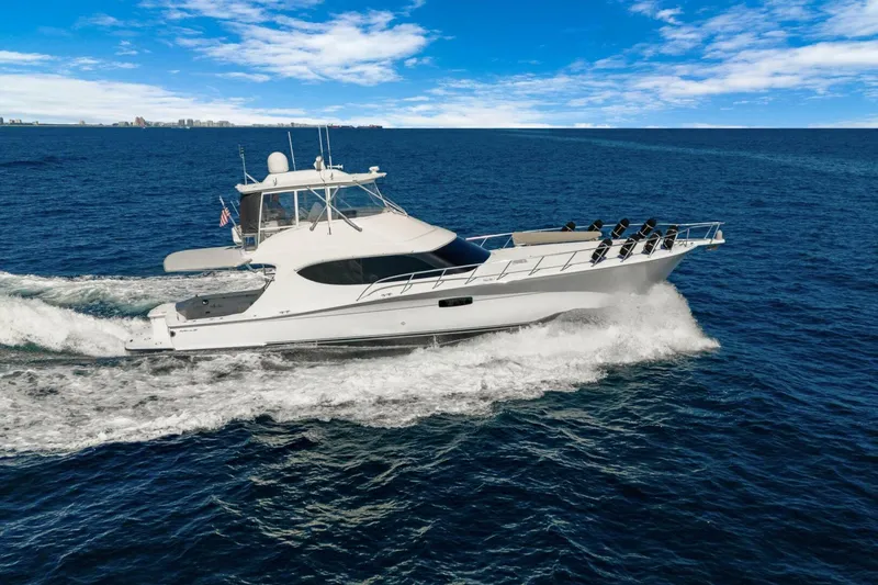 Slide: The Image of Hatteras GT63 2016 - 8