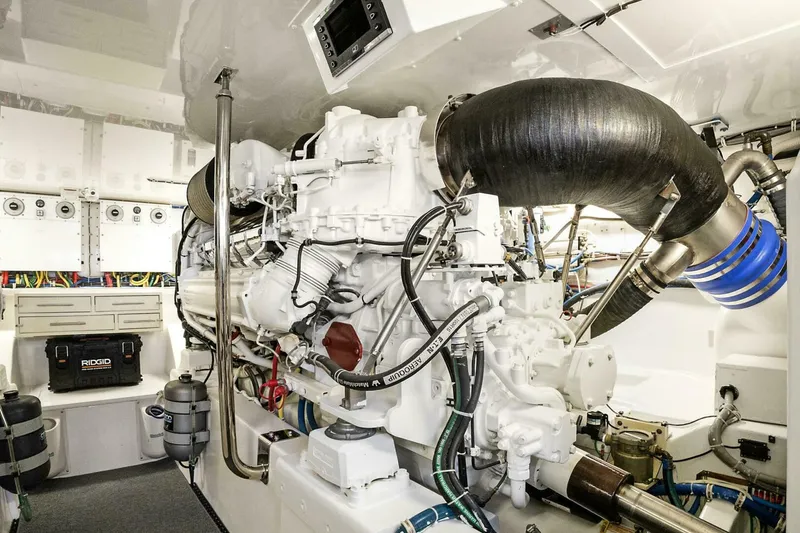 Slide: The Image of Hatteras GT63 2016 - 83
