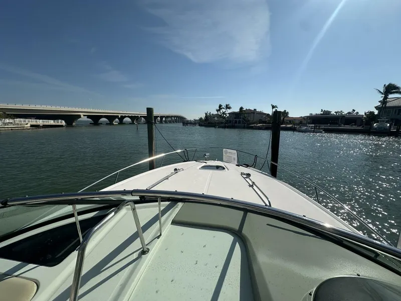 Slide: The Image of Sea Ray 370 Venture 2013 - 18