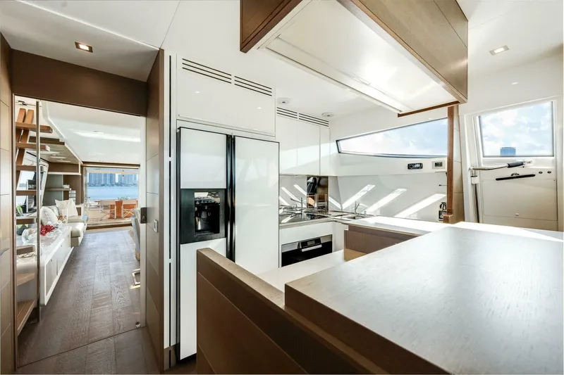 Slide: The Image of Ferretti 870 2014 - 26