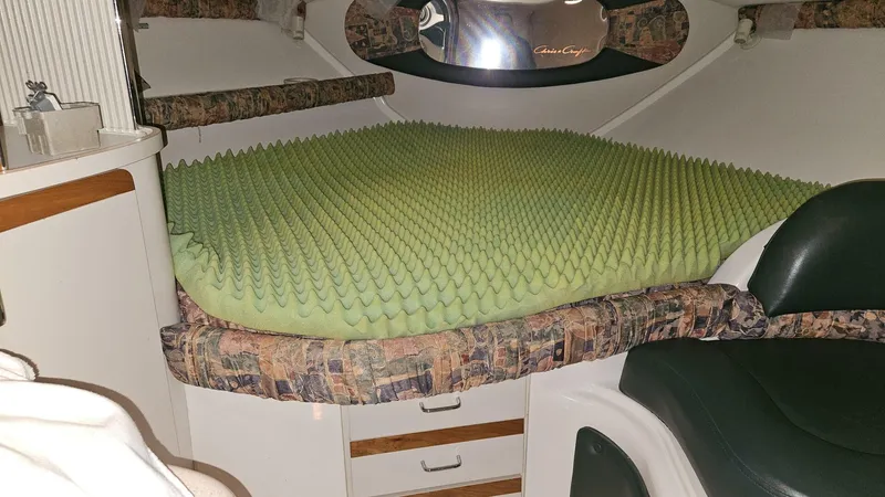 Slide: The Image of Chris-Craft 320 Express Cruiser 1998 - 26