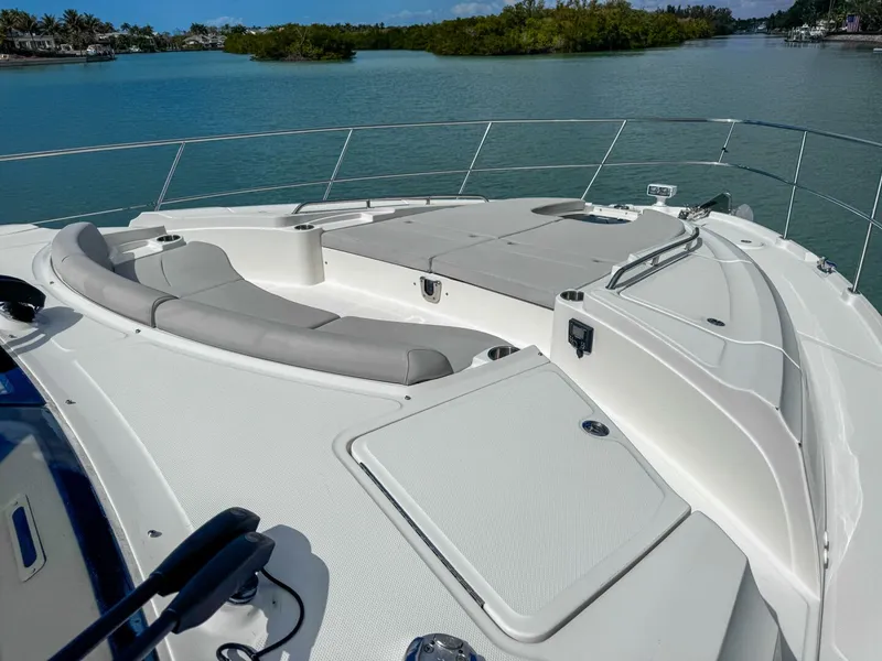 Slide: The Image of Sea Ray L650 Fly 2018 - 11