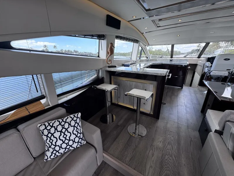 Slide: The Image of Sea Ray L650 Fly 2018 - 20