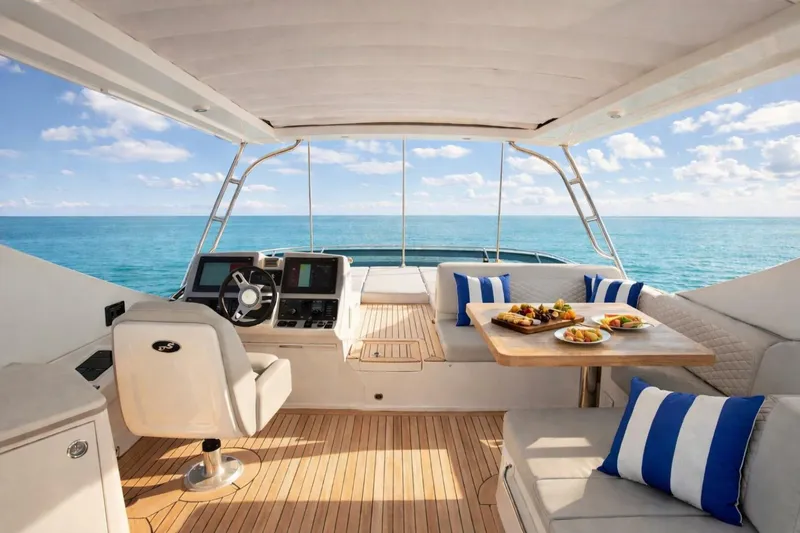 Slide: The Image of Sea Ray L650 Fly 2018 - 41