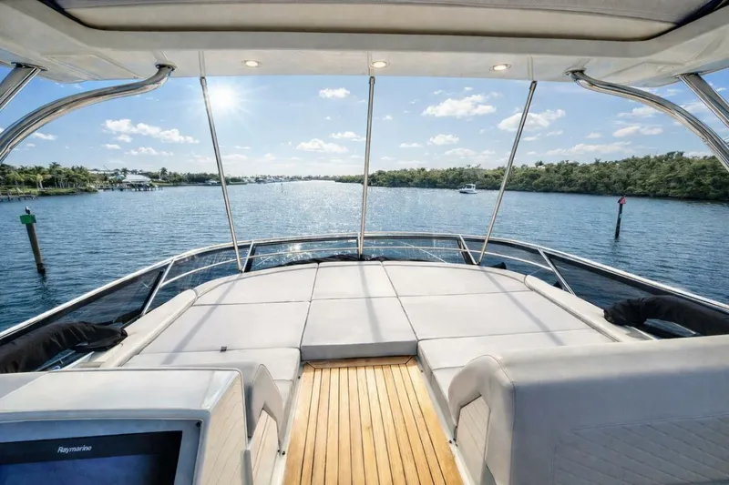Slide: The Image of Sea Ray L650 Fly 2018 - 43