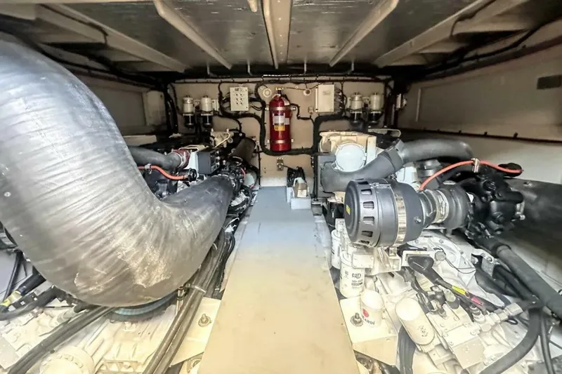 Slide: The Image of Sea Ray L650 Fly 2018 - 51
