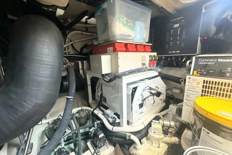Slide: The Image of Sea Ray L650 Fly 2018 - 52