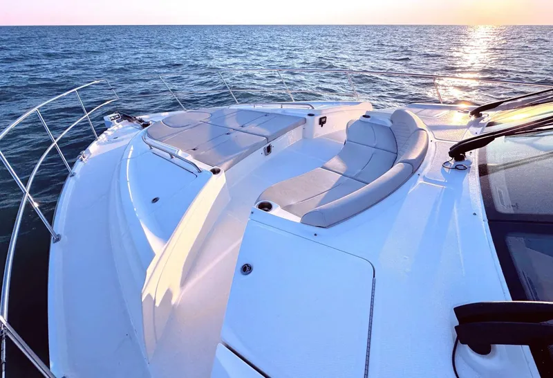 Slide: The Image of Sea Ray L650 Fly 2018 - 6