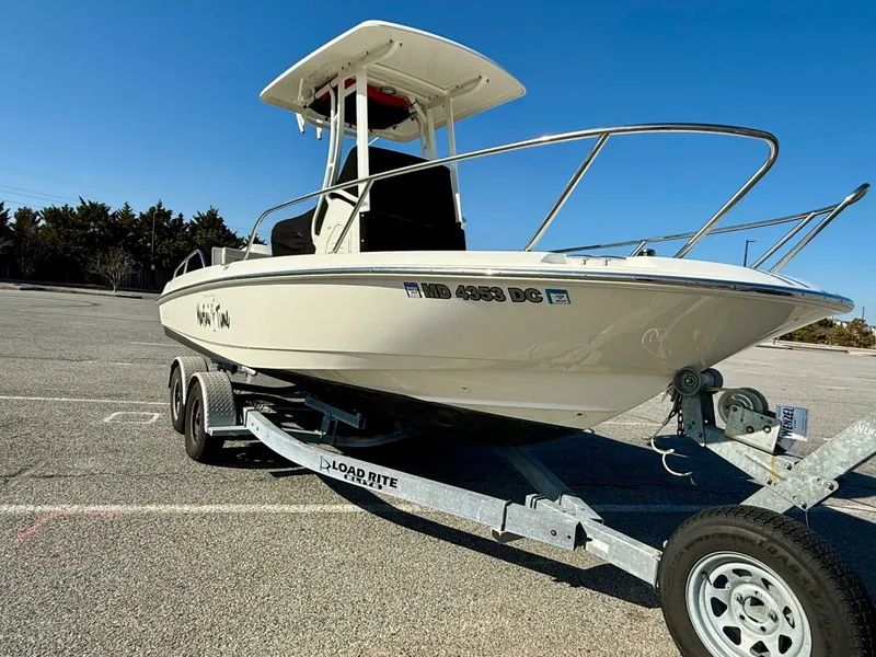 Slide: The Image of Boston Whaler 210 Dauntless 2020 - 2