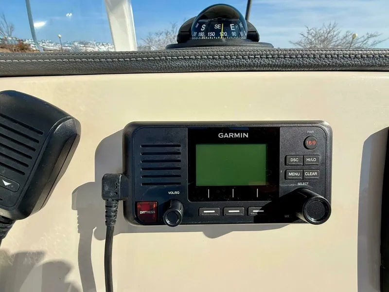 Slide: The Image of Boston Whaler 210 Dauntless 2020 - 26
