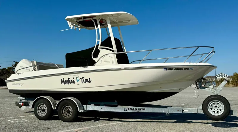 Slide: The Image of Boston Whaler 210 Dauntless 2020 - 3
