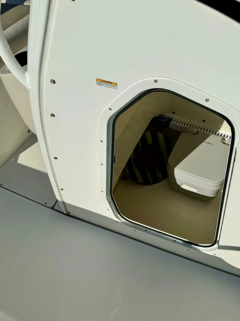 Slide: The Image of Boston Whaler 210 Dauntless 2020 - 37