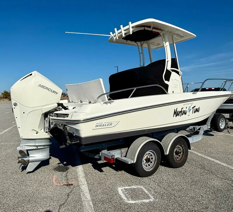 Slide: The Image of Boston Whaler 210 Dauntless 2020 - 4