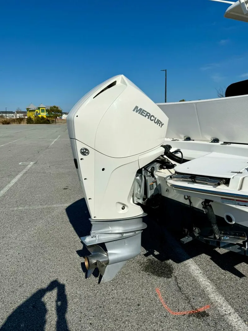 Slide: The Image of Boston Whaler 210 Dauntless 2020 - 6