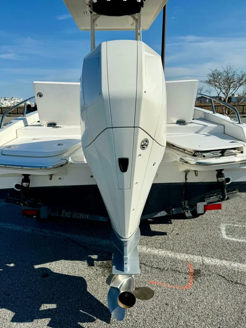 Slide: The Image of Boston Whaler 210 Dauntless 2020 - 7