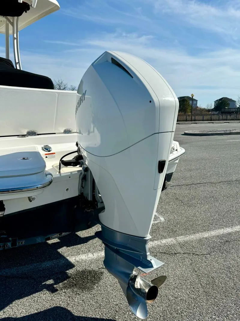 Slide: The Image of Boston Whaler 210 Dauntless 2020 - 8
