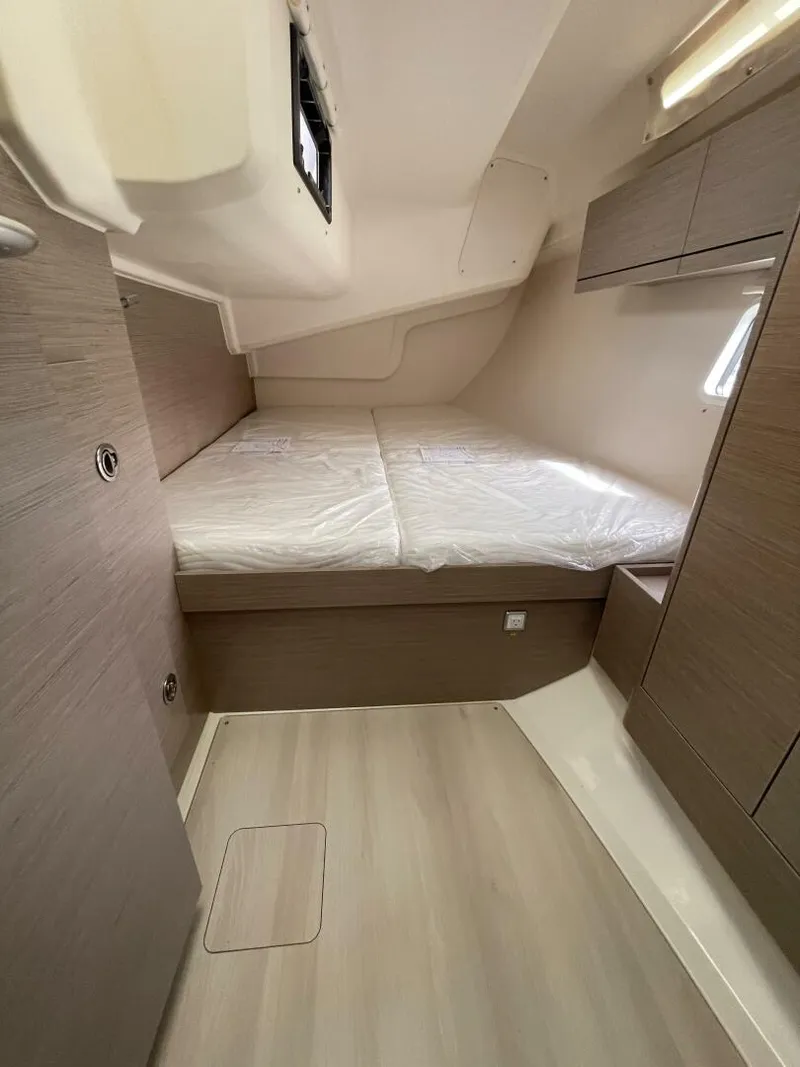 Slide: The Image of Hanse 418 2021 - 15
