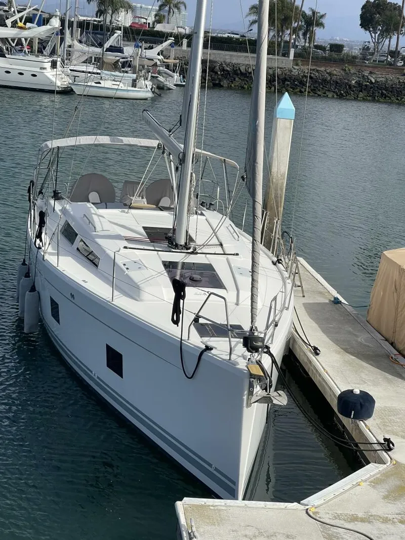 Slide: The Image of Hanse 418 2021 - 2