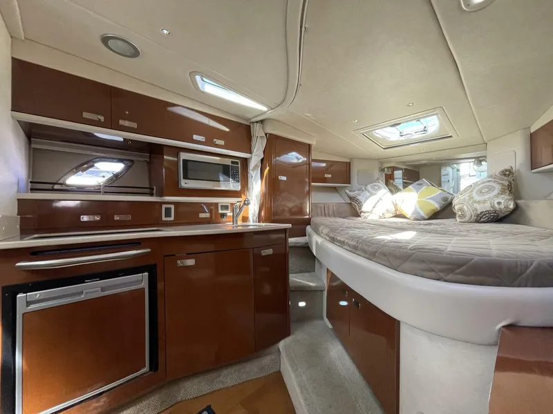 Slide: The Image of Sea Ray 330 Sundancer 2010 - 10