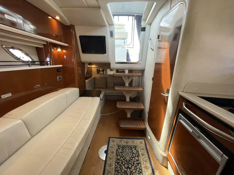 Slide: The Image of Sea Ray 330 Sundancer 2010 - 13