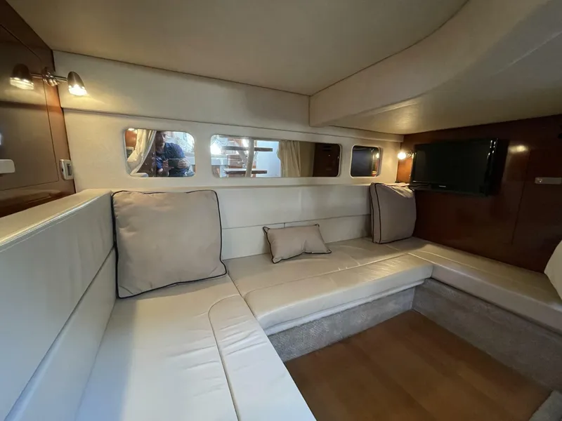 Slide: The Image of Sea Ray 330 Sundancer 2010 - 15