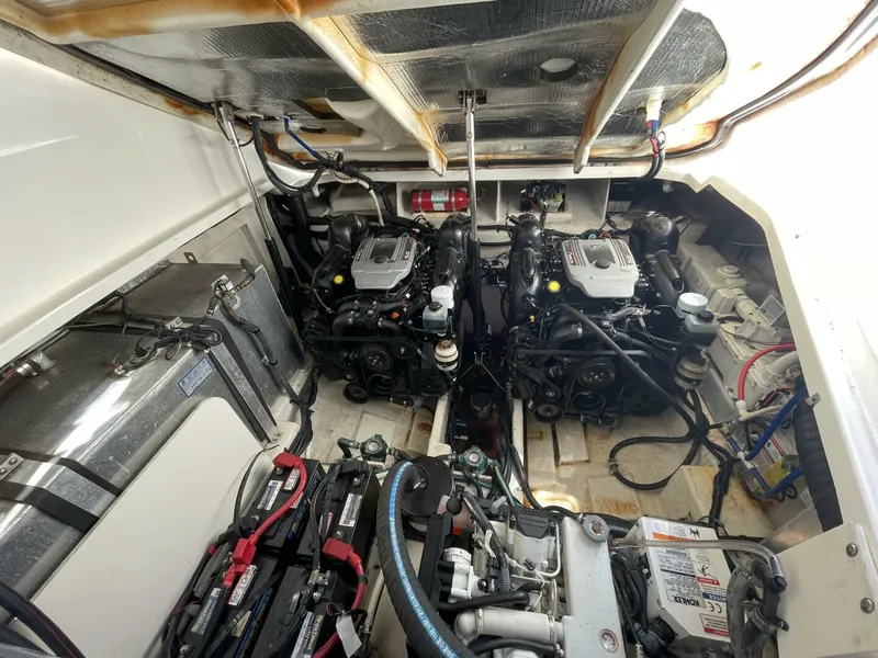 Slide: The Image of Sea Ray 330 Sundancer 2010 - 16