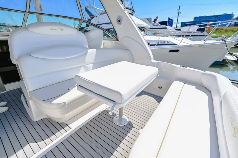 Slide: The Image of Sea Ray 2001 - 10