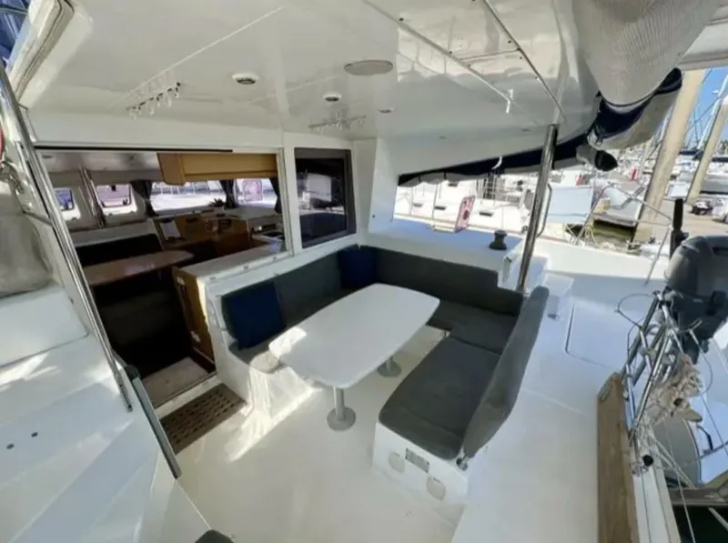 Slide: The Image of Lagoon 40 2012 - 26