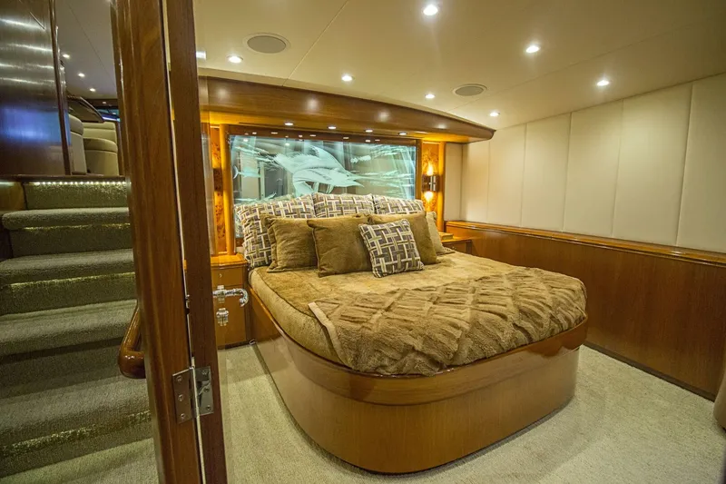 Slide: The Image of Merritt Yachts 80 Sportfish 2000 - 41