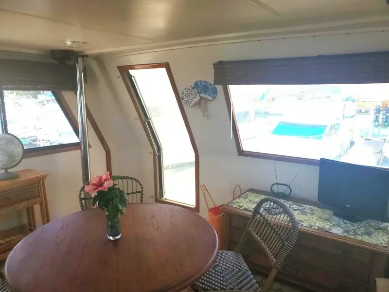 Slide: The Image of Californian 5239 Cockpit Motor Yacht 1985 - 27