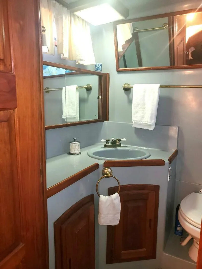 Slide: The Image of Californian 5239 Cockpit Motor Yacht 1985 - 42