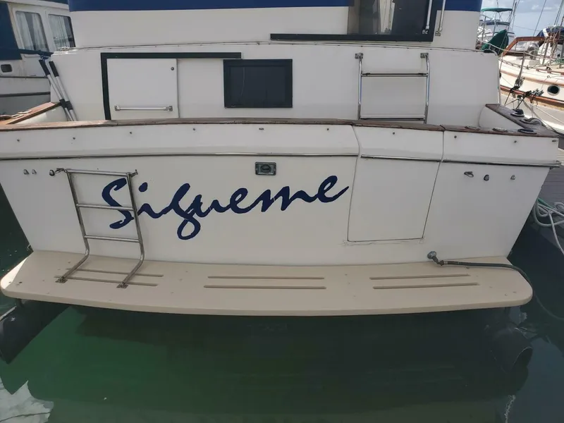 Slide: The Image of Californian 5239 Cockpit Motor Yacht 1985 - 6