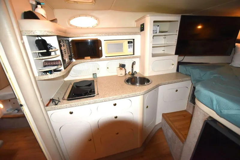 Slide: The Image of Rinker 342 Fiesta Vee 2000 - 10