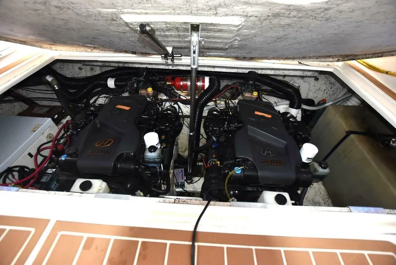 Slide: The Image of Rinker 342 Fiesta Vee 2000 - 13