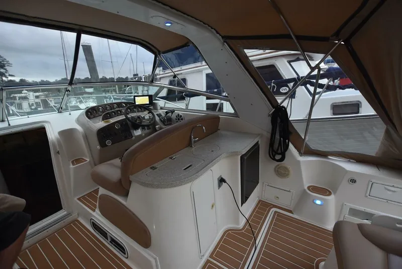 Slide: The Image of Rinker 342 Fiesta Vee 2000 - 3