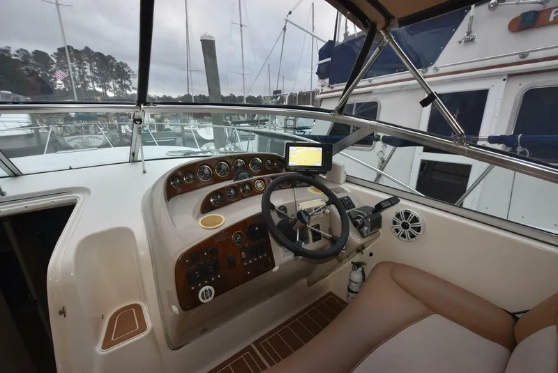 Slide: The Image of Rinker 342 Fiesta Vee 2000 - 4
